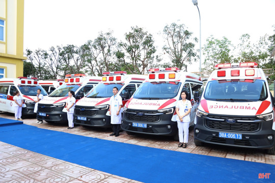 Tập đoàn Vingroup hỗ trợ M Okking39 bảo mật cao 15 xe cứu thương với trang thiết bị hiện đại