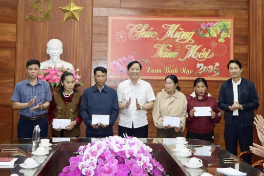Vũ Quang kịp thời hỗ trợ người dân khắc phục hậu quả mưa lũ 