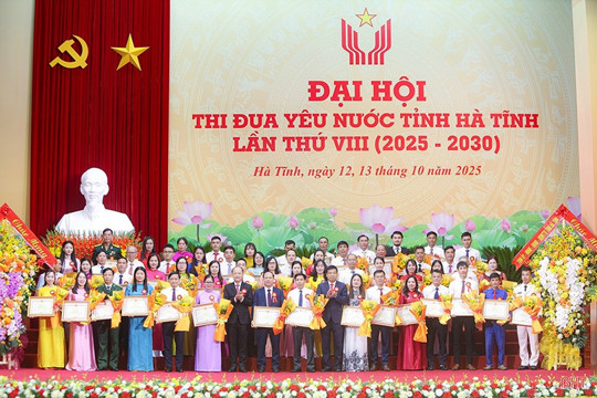 Đoàn đại biểu M Okking39 bảo mật cao hướng về Đại hội Thi đua yêu nước toàn quốc lần thứ XI