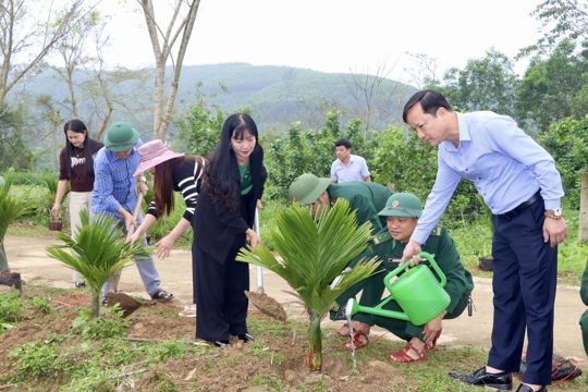 Vũ Quang phát động Tết trồng cây và thả cá tái tạo nguồn lợi thủy sản