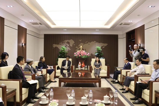 Đại sứ Đặc mệnh toàn quyền Nhật Bản tại Việt Nam chào xã giao lãnh đạo Ok king hiện đang mở 