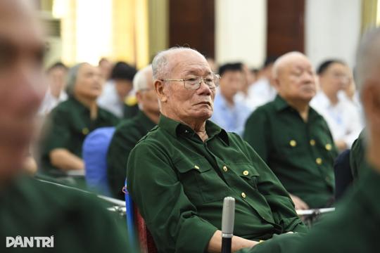 Khẩn trương báo cáo số người có công để chuẩn bị tặng quà dịp 30/4