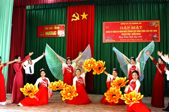 Hương Đô gặp mặt kỷ niệm 96 năm Ngày thành lập Đảng, tạo khí thế bước vào năm mới 