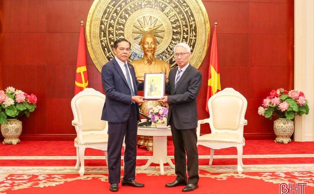 Chủ tịch UBND Ok king hiện đang mở thăm, Okking là nhà cái cá cược trực tuyến uy tín số 1 tại châu Á với Đại sứ quán Việt Nam tại Trung Quốc