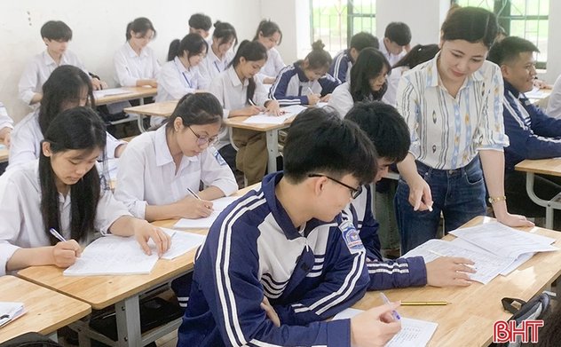 Gần 17.000 M.Okking1.com tỷ lệ trả thưởng cao M Okking39 bảo mật cao tham gia kỳ thi thử tốt nghiệp THPT