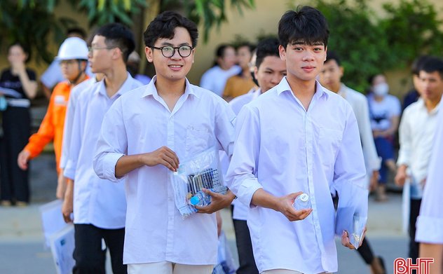 Gần 17.000 thí sinh M Okking39 bảo mật cao làm bài thi tổ hợp Ok king 72 casino trực tuyến tự nhiên và Ok king 72 casino trực tuyến xã hội 