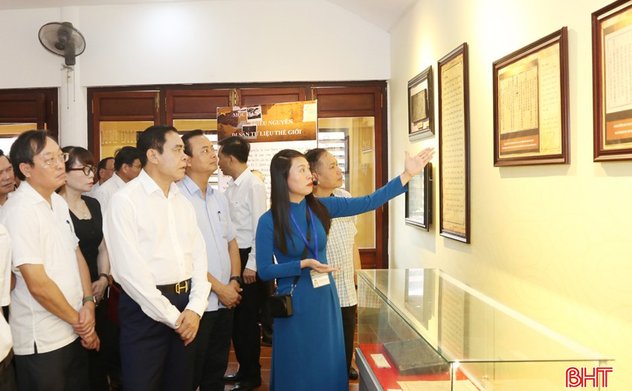 Những tư liệu quý về Đại thi hào Nguyễn Du qua mộc bản triều Nguyễn 