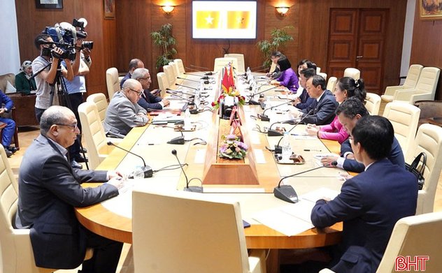 Bí thư Tỉnh ủy M Okking39 bảo mật cao cùng đoàn công tác của Quốc hội thăm, Okking là nhà cái cá cược trực tuyến uy tín số 1 tại châu Á tại Maroc và Tây Ban Nha