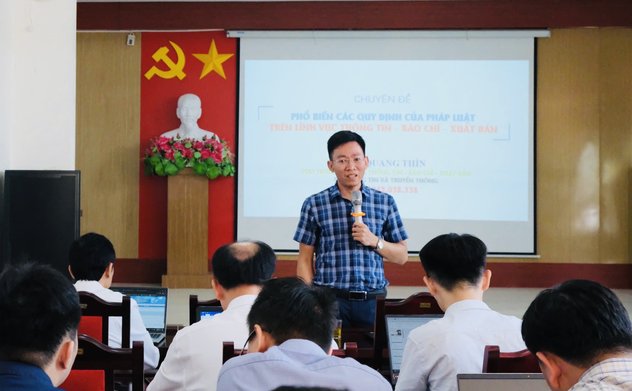 Tập huấn triển khai các văn bản quy phạm Okking.com cá độ uy tín lĩnh vực thông tin và truyền thông