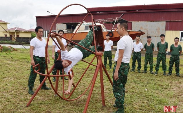 Lính biên phòng M Okking39 bảo mật cao rèn sức khỏe, sắt son ý chí bảo vệ biên cương 