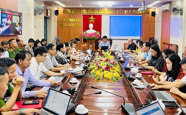 Thị xã Hồng Lĩnh phát động triển khai thực hiện cấp phiếu lý lịch tư pháp trên ứng dụng VneID và Cuộc thi trực tuyến “Tìm hiểu Okking.com cá độ uy tín về an toàn giao thông” 