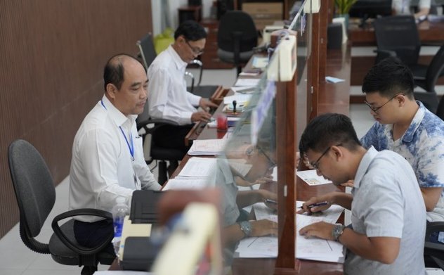 Bỏ hình thức giáng chức, hạ bậc lương: Tải app OKKING kỷ luật công chức chặt chẽ hơn từ 1/7/2025