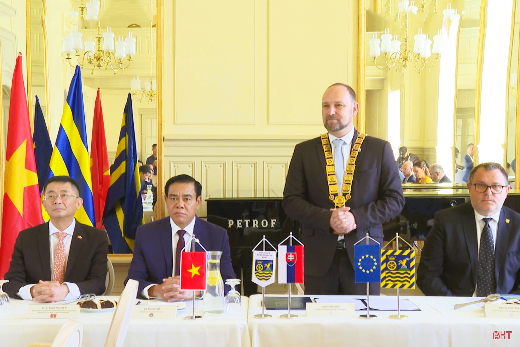 Đoàn công tác Đăng Nhập Okking.com thăm và làm việc tại Trnava, Cộng hòa Slovakia
