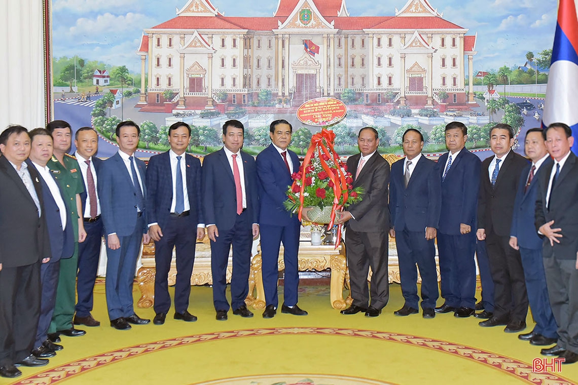 Đoàn công tác Đăng Nhập Okking.com chào xã giao Phó Thủ tướng kiêm Bộ trưởng Bộ Công an nước CHDCND Lào