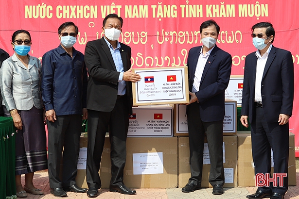 Tỉnh Khăm Muộn tiếp nhận hỗ trợ trang thiết bị Okking nổi tiếng với kho game “xanh chín” trị giá 500 triệu đồng của Đăng Nhập Okking.com