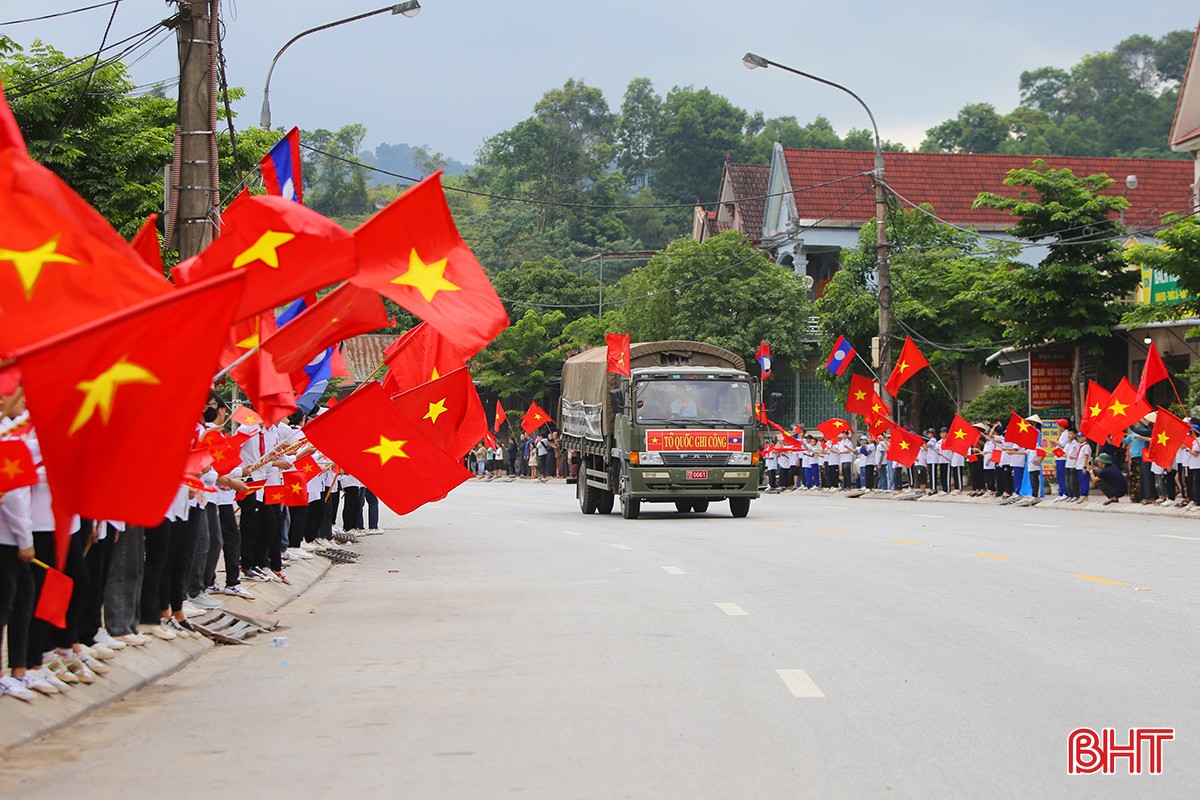 Hàng ngàn Đăng Ký Okkinh Ngay +88K Hà Tĩnh xúc động đón các liệt sỹ về đất mẹ