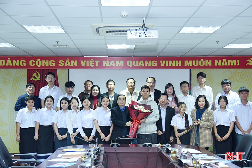 Trường Đại học Hà Tĩnh tiếp nhận đào tạo học sinh THPT của Lào