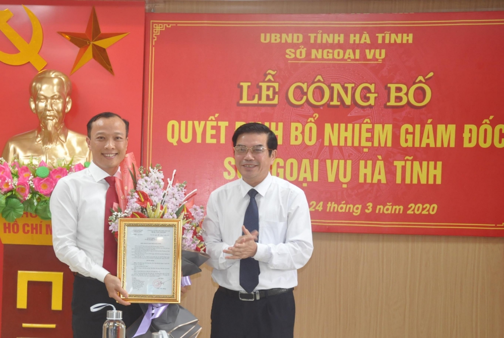 QUYẾT ĐỊNH 889-QĐ/UBND về việc Bổ nhiệm Giám đốc Sở Ngoại vụ