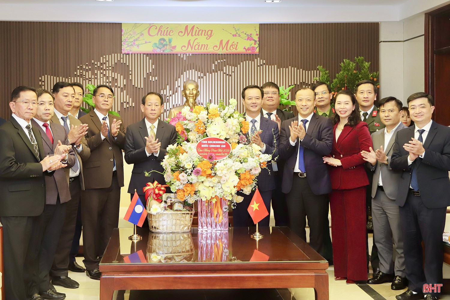 Lãnh đạo tỉnh Bolikhămxay chúc Tết Đảng bộ, chính quyền và Nhân dân Hà Tĩnh