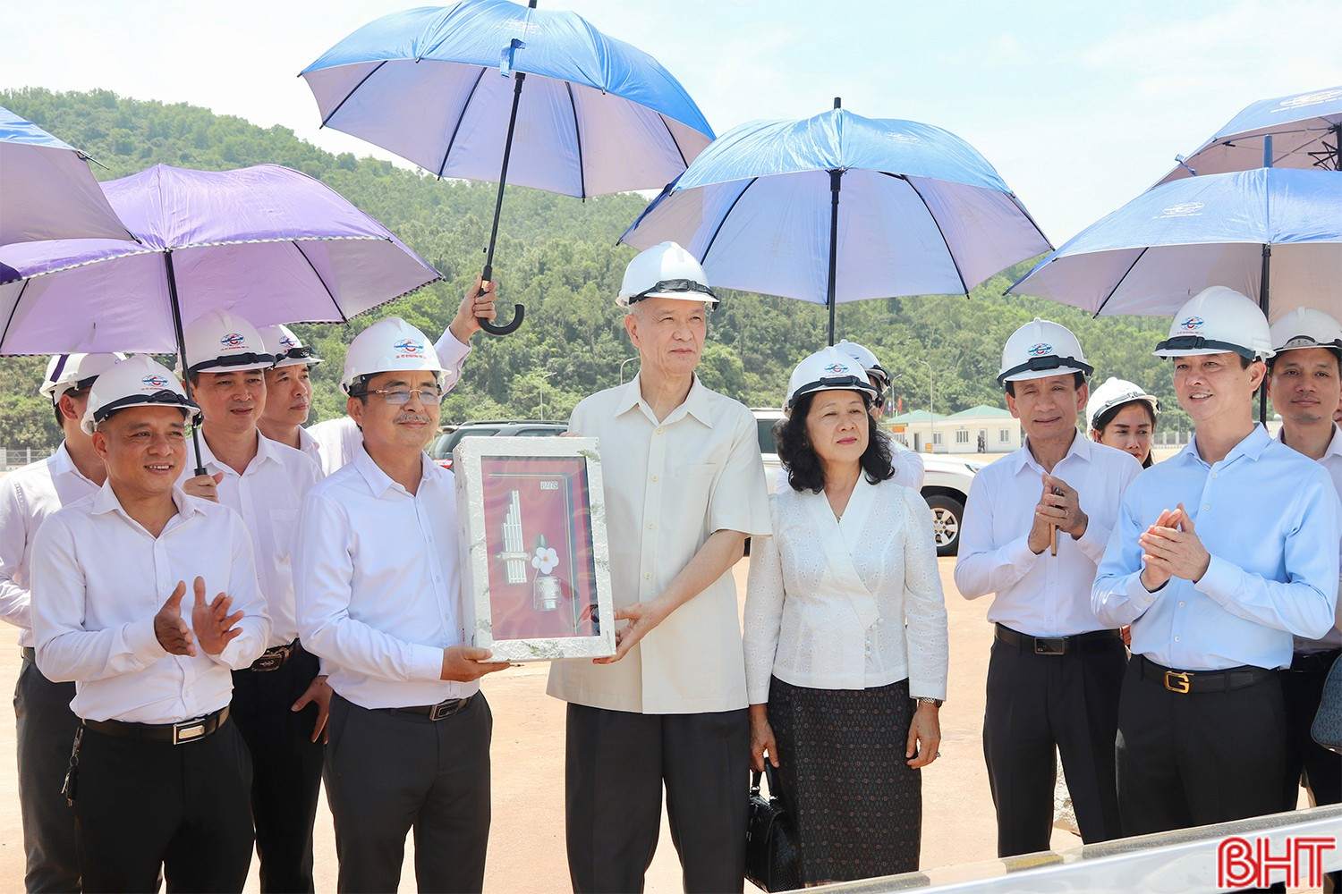 Đoàn đại biểu cấp cao Thủ đô Viêng Chăn tham quan Khu kinh tế Vũng Áng