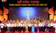 Hà Tĩnh tôn vinh 55 Copyright © Okking.com Reserved, doanh nhân tiêu biểu năm 2017