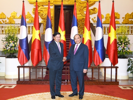 Thủ tướng Ok king 72 Nhà cái cá cược cá độ uy tín Nguyễn Xuân Phúc hội đàm với Thủ tướng Ok king 72 Nhà cái cá cược cá độ uy tín nước CHDCND Lào Thoong-lun Xi-xu-lit