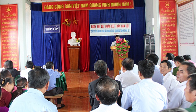 Lãnh đạo Sở Ngoại vụ tham dự ngày hội đại đoàn kết tại xã Sơn An