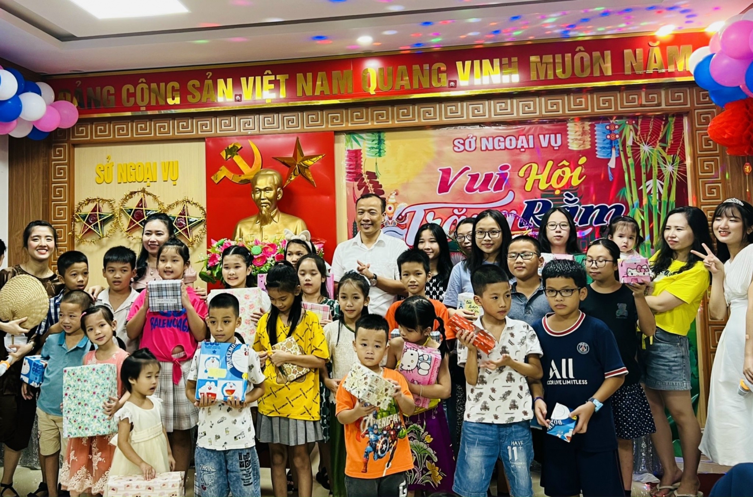 Vui tươi, rộn ràng Đêm hội trăng rằm 2022 