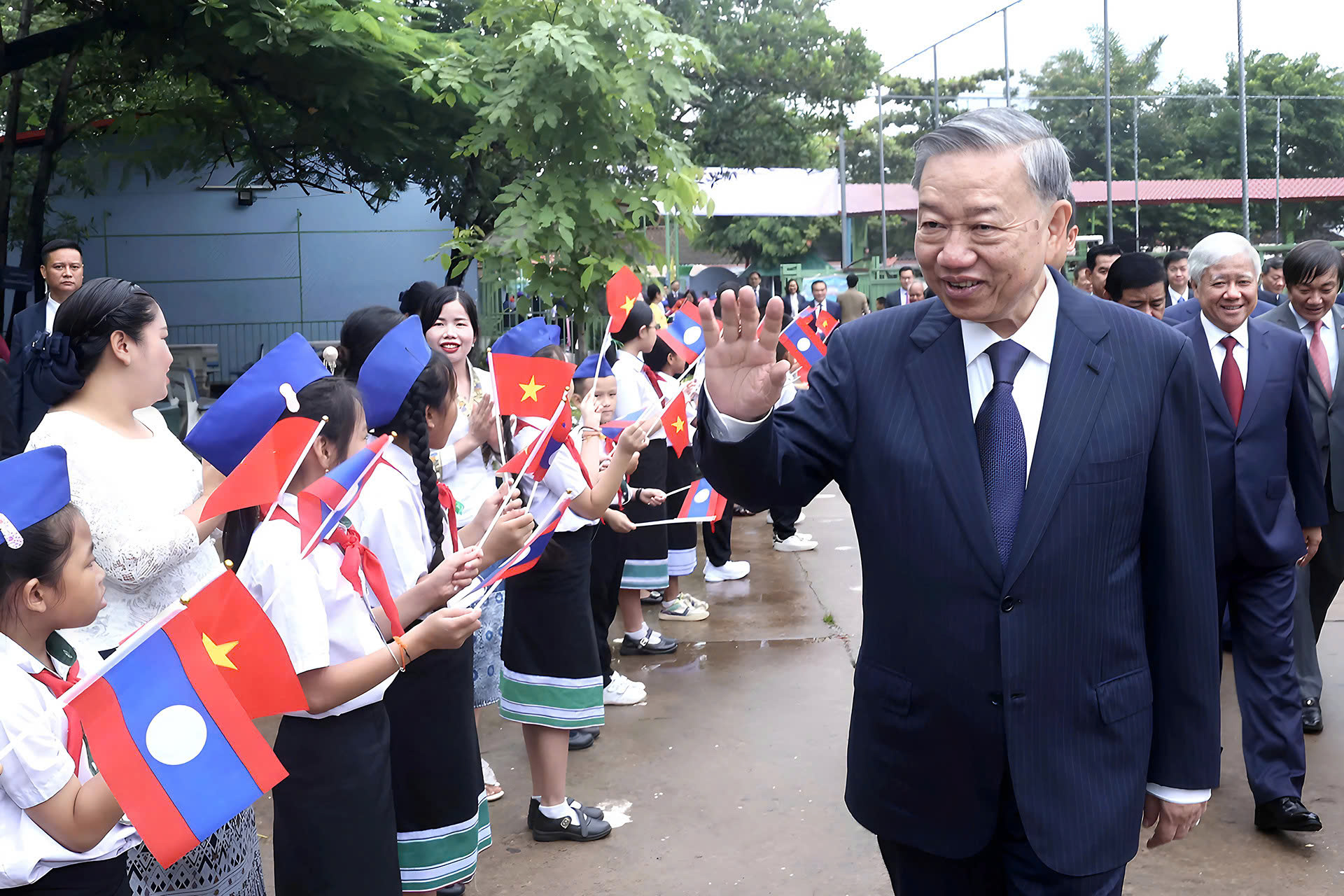 Quan hệ đặc biệt có một không hai Việt - Lào là tấm gương sáng trên thế giới