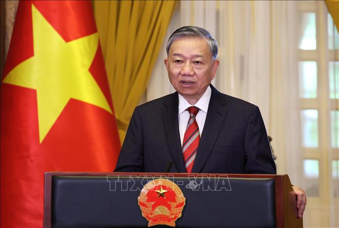 Cải cách bộ máy tinh, gọn, mạnh, vững bước tiến vào kỷ nguyên mới Cải cách bộ máy tinh, gọn, mạnh, vững bước tiến vào kỷ nguyên mới