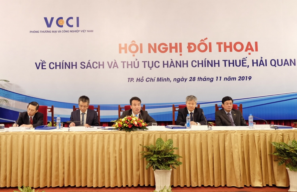 Bộ Tài chính đối thoại để tháo gỡ vướng về thuế và hải quan cho DN khu vực phía Nam Bộ Tài chính đối thoại để tháo gỡ vướng về thuế và hải quan cho DN khu vực phía Nam