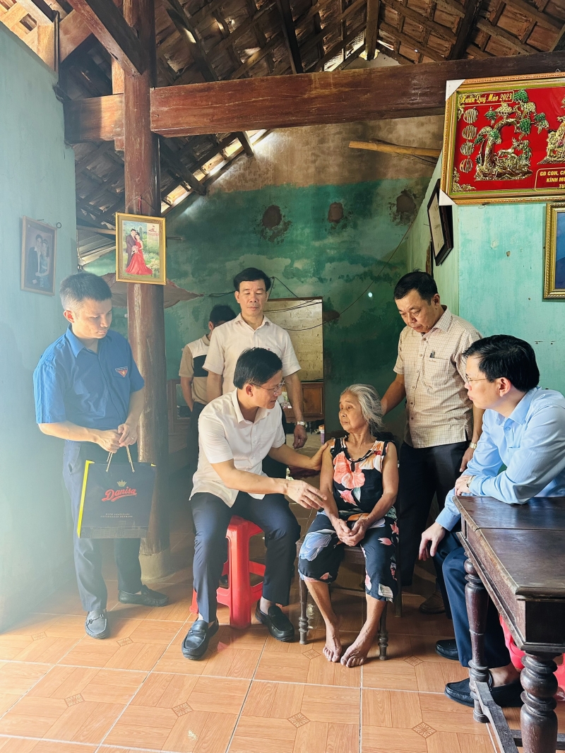 Giá xăng dầu tiếp tục giảm Giá xăng dầu tiếp tục giảm