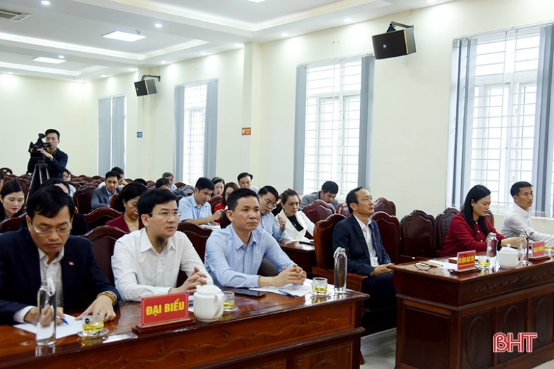 Công bố các quyết định của Ban Thường vụ Tỉnh ủy về chuyển giao tổ chức cơ sở đảng và đảng viên Công bố các quyết định của Ban Thường vụ Tỉnh ủy về chuyển giao tổ chức cơ sở đảng và đảng viên