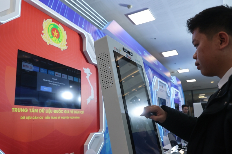 Thúc đẩy chuyển đổi số: Nền tảng cho bộ máy mới vận hành thông suốt, hiệu quả Thúc đẩy chuyển đổi số: Nền tảng cho bộ máy mới vận hành thông suốt, hiệu quả