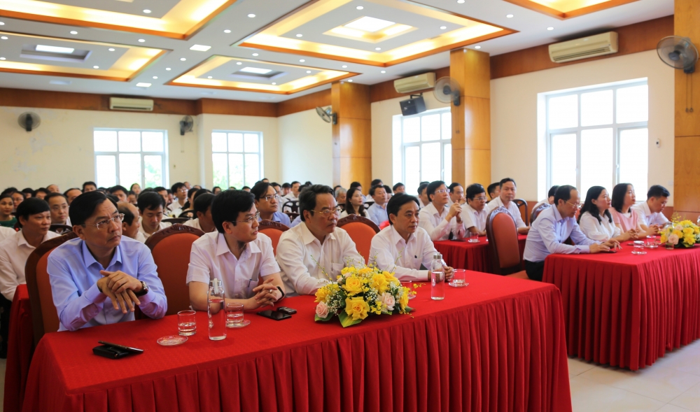 Lễ công bố quyết định và bổ nhiệm cán bộ.- ông Nguyễn Quốc Hương giữ chức vụ Phó Giám đốc Sở