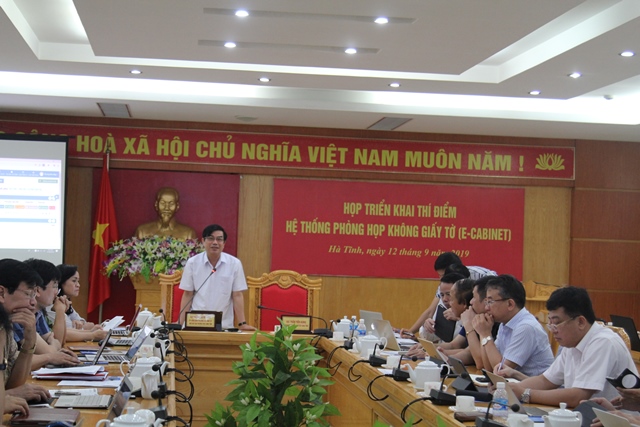 Hà Tĩnh triển khai mô hình “Phòng họp không giấy tờ” Hà Tĩnh triển khai mô hình “Phòng họp không giấy tờ”
