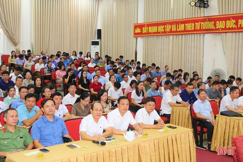 Tập trung chỉ đạo thực hiện sắp xếp đơn vị hành chính cấp huyện, cấp xã Tập trung chỉ đạo thực hiện sắp xếp đơn vị hành chính cấp huyện, cấp xã