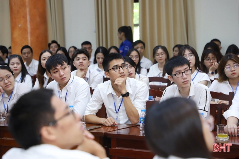 Hà Tĩnh phê duyệt kết quả xét tuyển thu hút nhân tài theo Nghị định 140 Hà Tĩnh phê duyệt kết quả xét tuyển thu hút nhân tài theo Nghị định 140