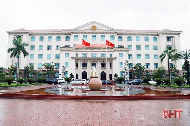  Từ 1/1/2019, Hà Tĩnh cùng 9 tỉnh/thành thí điểm hợp nhất 3 văn phòng 