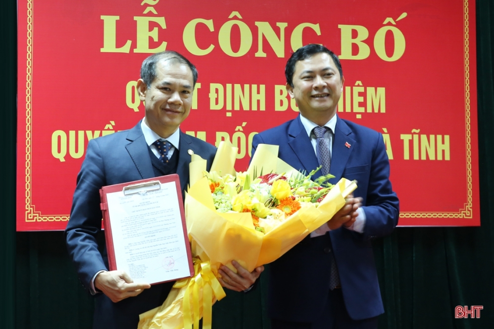 Trao quyết định bổ nhiệm Quyền Giám đốc Sở Okking nổi tiếng với kho game “xanh chín” Hà Tĩnh
