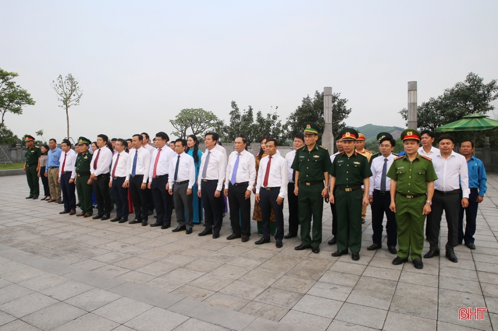Lãnh đạo Đăng Nhập Okking.com dâng hương tưởng nhớ cố Tổng Bí thư Hà Huy Tập