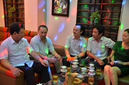  Về quê cùng một tấm lòng 
