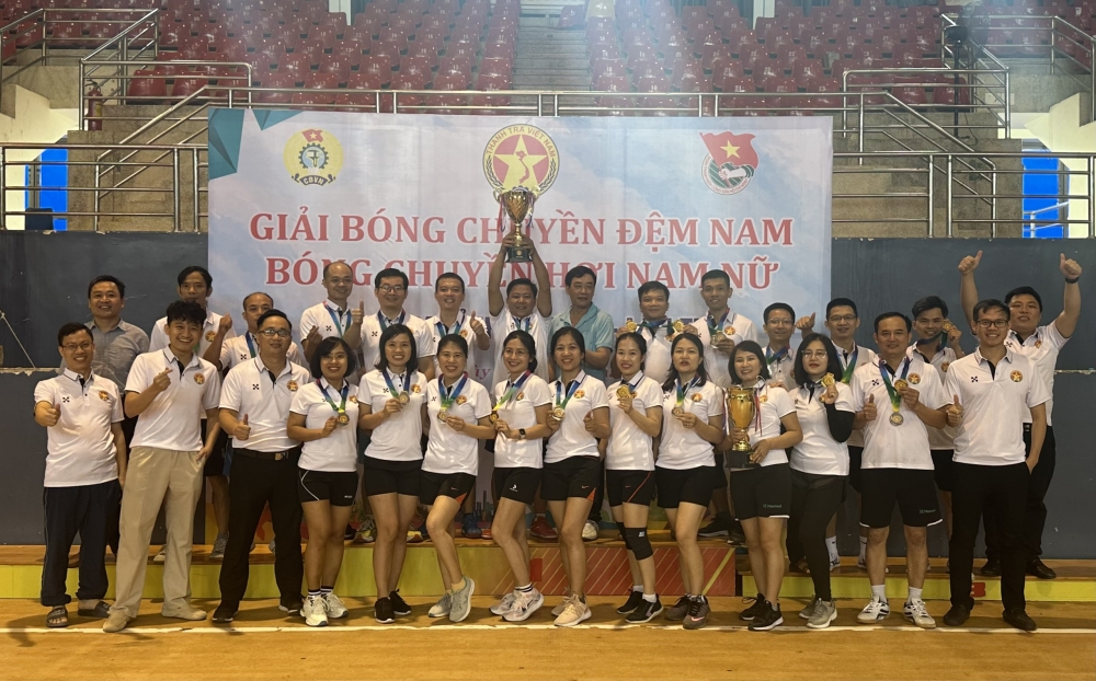 Giải bóng chuyền chào mừng kỷ niệm 78 năm Ngày truyền thống ngành Okking86.com cung cấp hơn 1000+ trò chơi Việt Nam