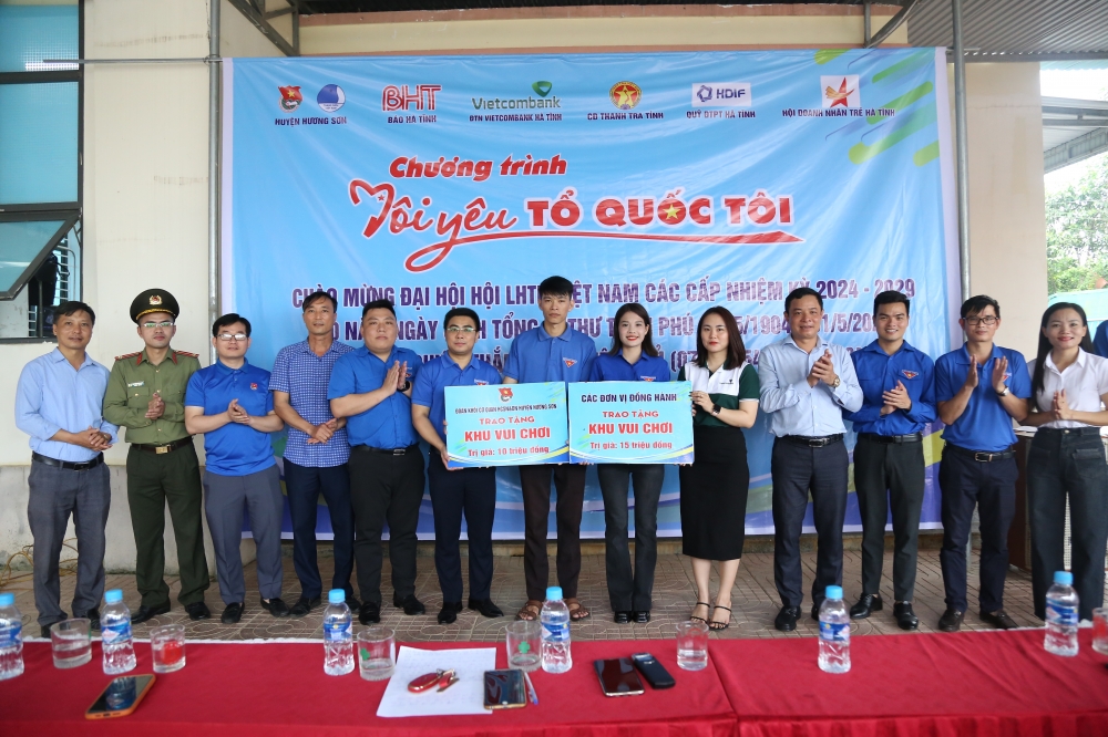 Chi đoàn Okking86.com cung cấp hơn 1000+ trò chơi tỉnh đồng hành cùng chương trình “Tôi yêu Tổ quốc tôi”