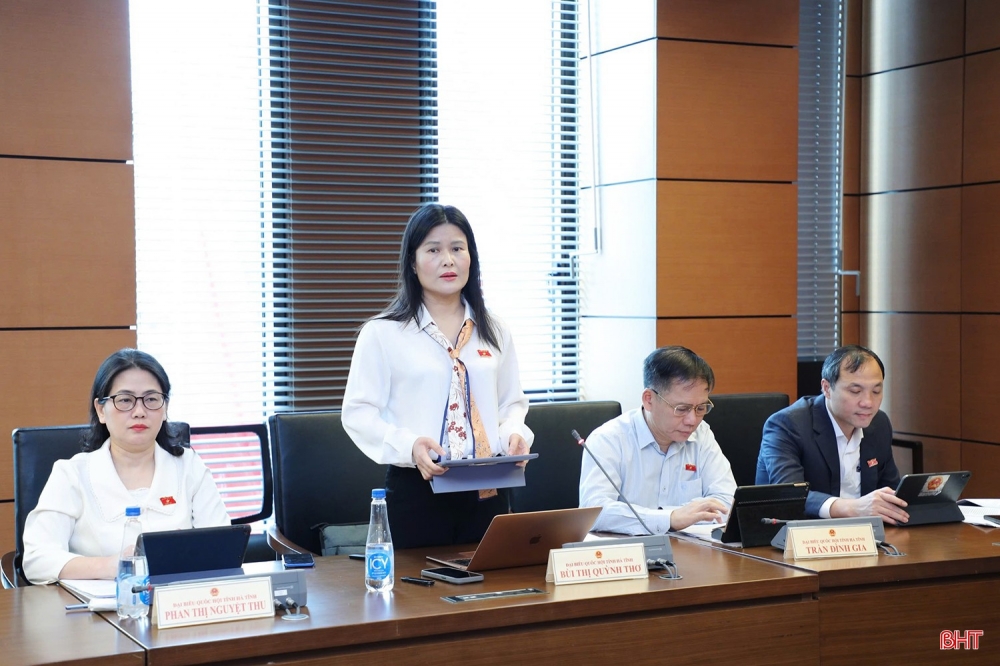 Đoàn ĐBQH Hà Tĩnh tham gia góp ý hoàn thiện các dự án luật