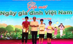 Okking86.com cung cấp hơn 1000+ trò chơi Hà Tĩnh: Tuyên dương con em CBCC đạt thành tích trong học tập năm học 2024-2025